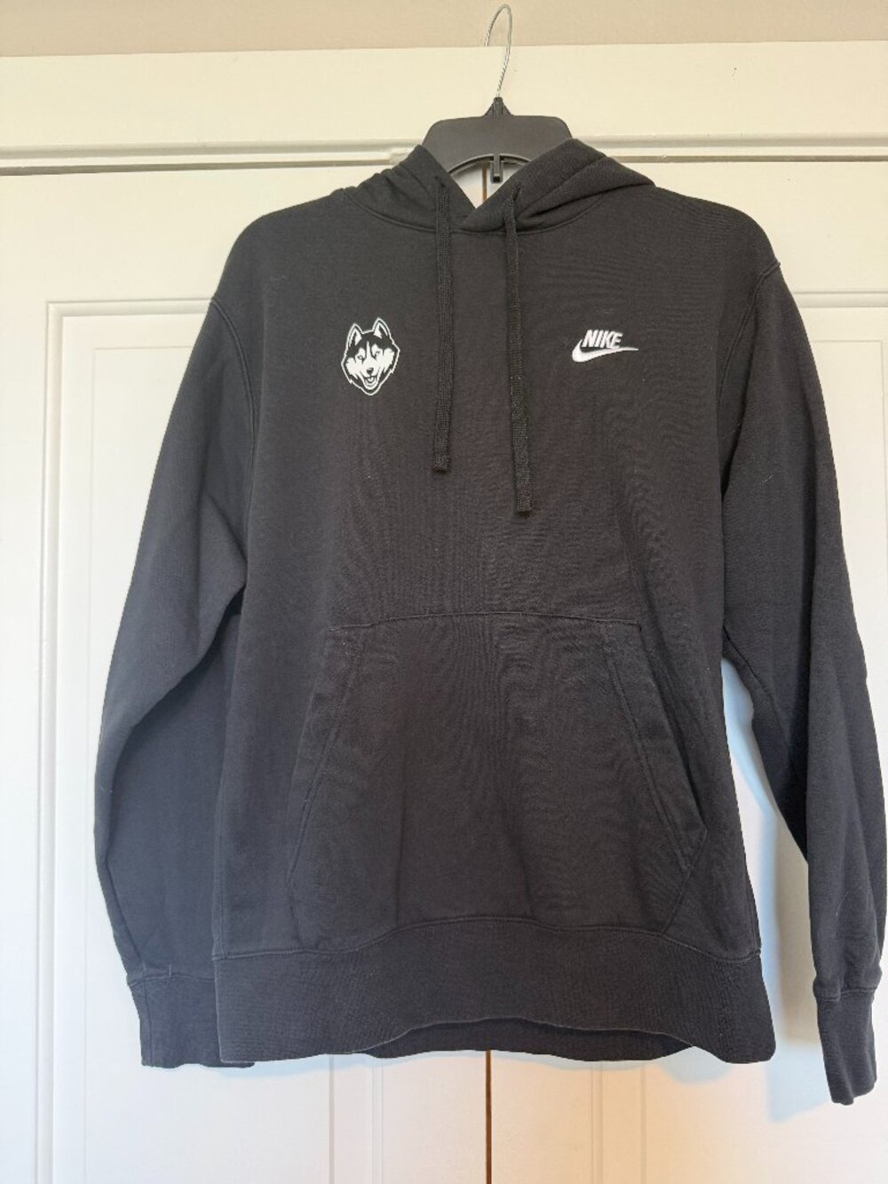 Nike UConn Huskies Black Sweatshirt